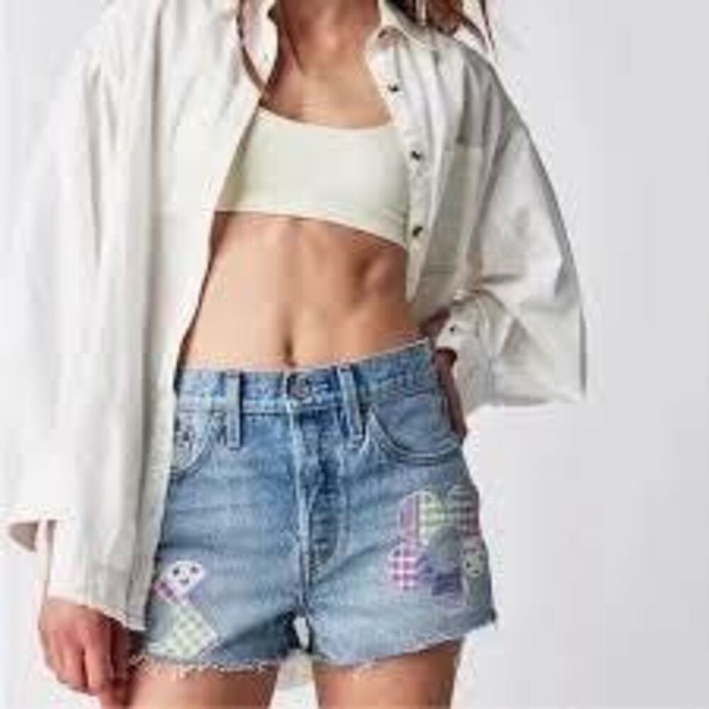 NWT Levi Fresh Daisy Jean Shorts Girls 10 Denim 501 Original Fit High Rise Patch